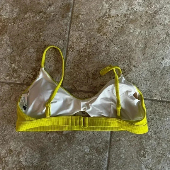 Ribbed keyhole bikini top large - Picture 3 of 3